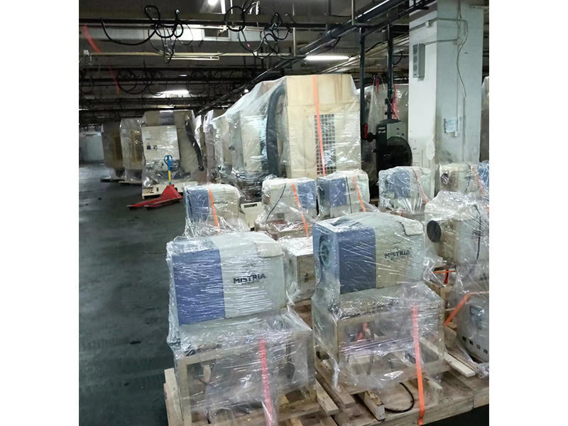 東莞長(zhang)安某公(gōng)司搬遷(qian)打包現(xian)場