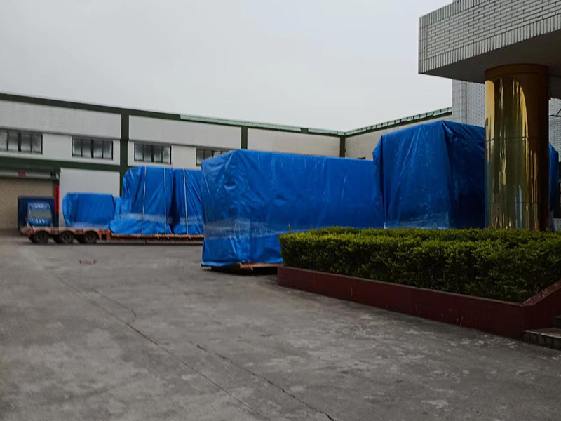 東莞(wǎn)某公司重型設(she)備防雨真空木(mù)箱