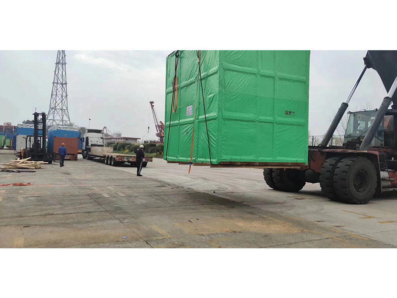 出口重(zhòng)型真空防(fang)雨包裝