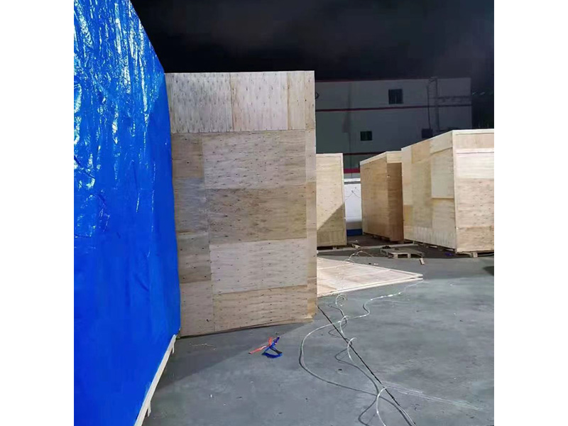 中(zhong)山某公司真(zhēn)空防雨木箱(xiang)