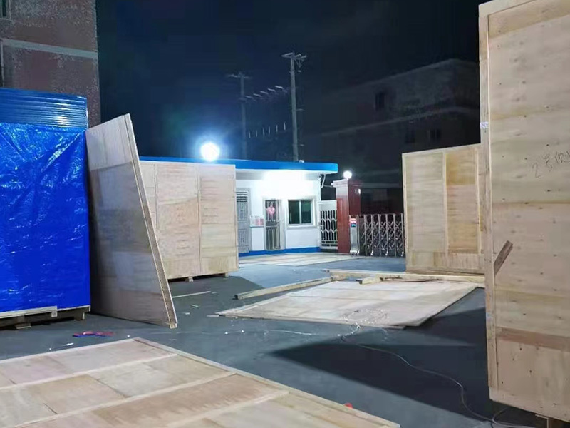 重型(xíng)加固木(mu)箱